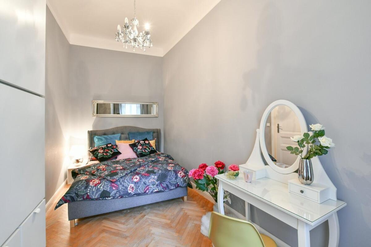 Cityscape Wenceslas Square Apartment Прага Экстерьер фото